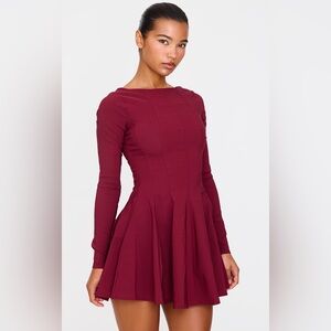 BURGUNDY STRETCH WOVEN BOAT NECK LONG SLEEVE PLEATED SHIFT DRESS